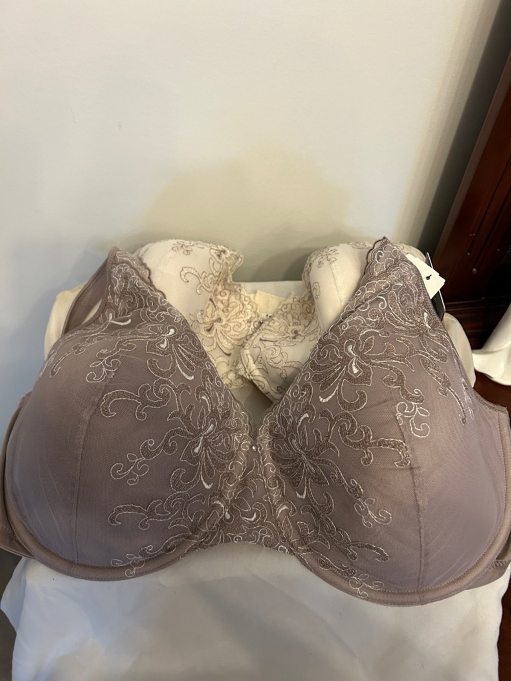 Playtex Embroidered Underwire Full Coverage Bra - new Taupe 42E - used Beige 44D